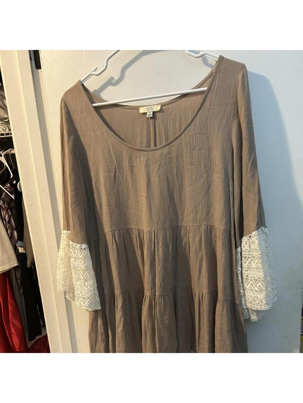 Kori America brown lace sleeve blouse with white lace trim on sleeves, size M